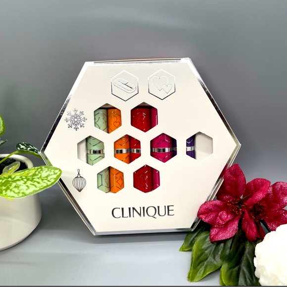 Clinique's Lipstick Set - Picture 1 of 5